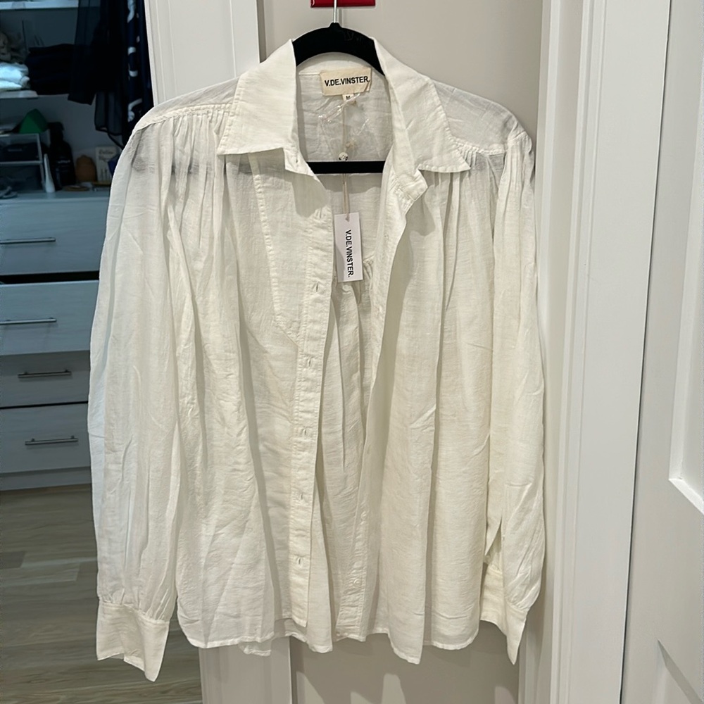 V. DE. VINSTER button down w tags size medium